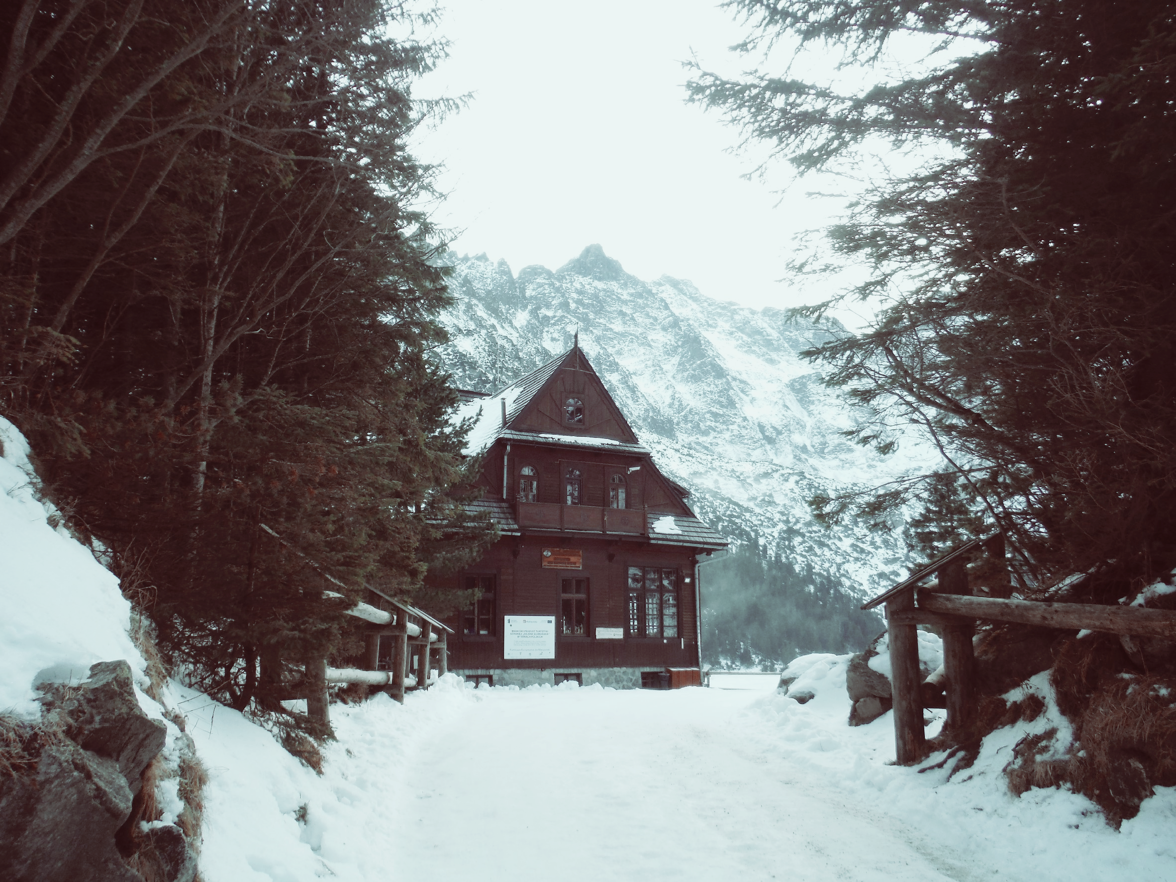 Mountain shelter. Shelter Mountain Inn. Дома отдыха шелтер Маунтен.